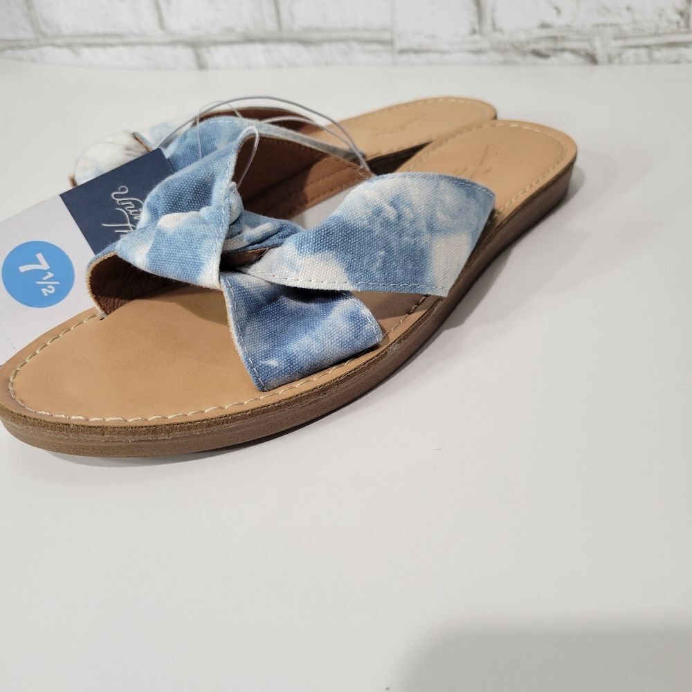 NWT Universal Thread sandals - Picture 4 of 8